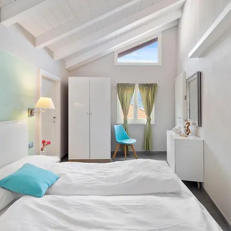 Mansarda - Maggiore Estate By Ginin Appartement *