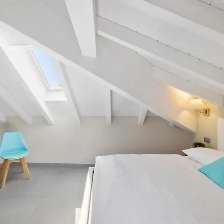 Apartment Mansarda - Maggiore Estate By Ginin